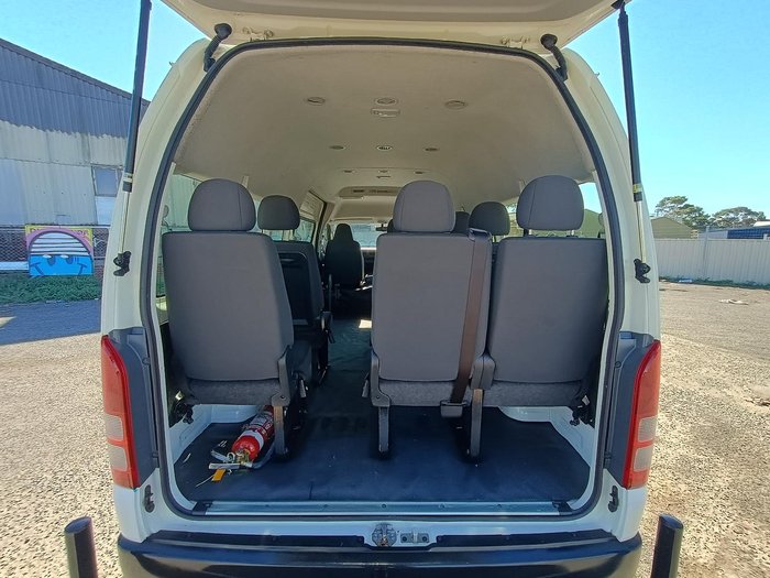 2005 Toyota Hiace Commuter TRH223R French Vanilla