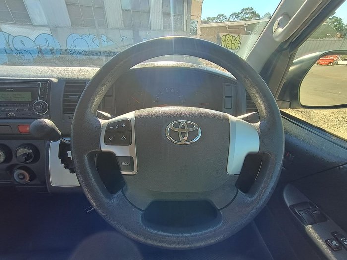 2005 Toyota Hiace Commuter TRH223R French Vanilla