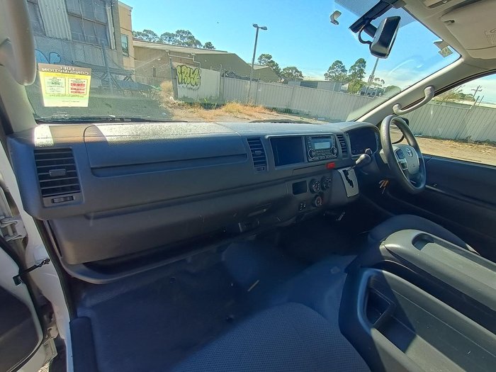 2005 Toyota Hiace Commuter TRH223R French Vanilla