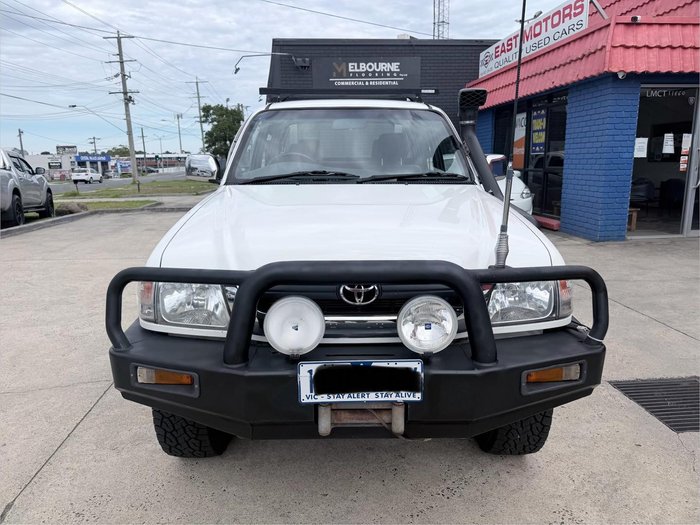 2003 Toyota Hilux SR5 KZN165R MY02 4X4 Dual Range French Vanilla