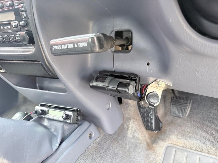 2003 Toyota Hilux SR5 KZN165R MY02 4X4 Dual Range French Vanilla