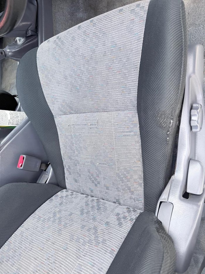 2003 Toyota Hilux SR5 KZN165R MY02 4X4 Dual Range French Vanilla