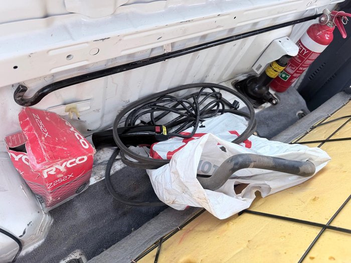 2003 Toyota Hilux SR5 KZN165R MY02 4X4 Dual Range French Vanilla