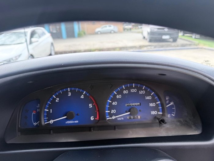 2003 Toyota Hilux SR5 KZN165R MY02 4X4 Dual Range French Vanilla