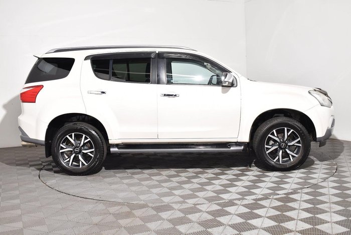 2020 Isuzu MU-X LS-T