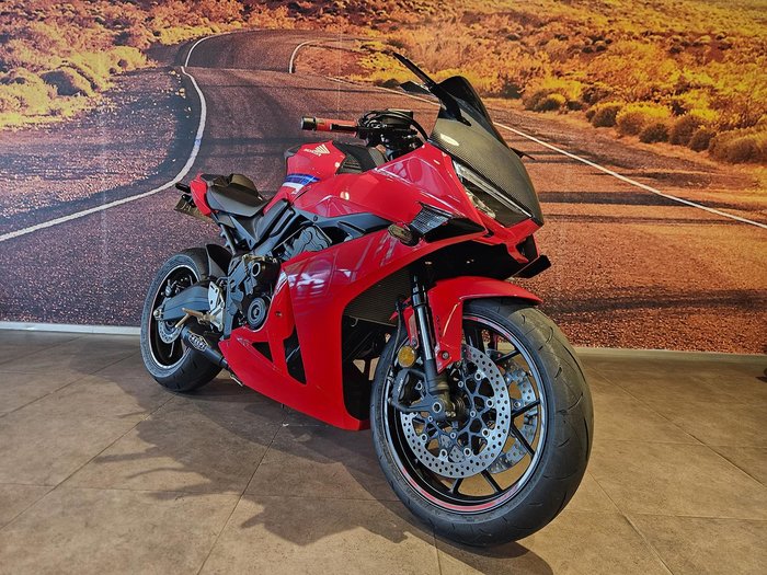 2025 Honda CBR650R E-Clutch CBR 650 Red