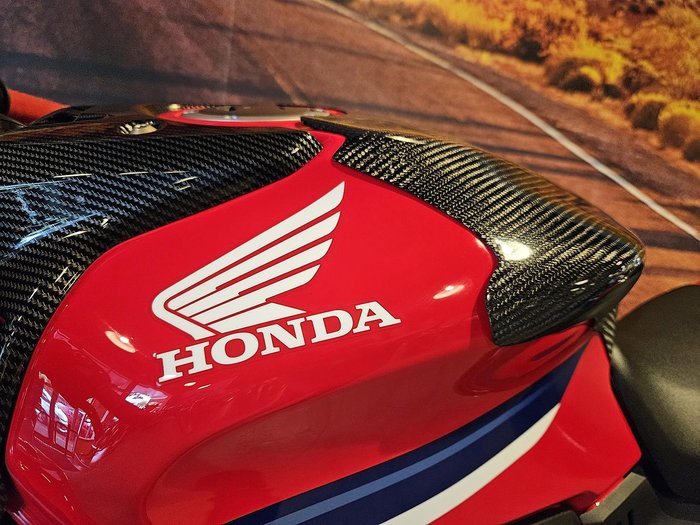 2025 Honda CBR650R E-Clutch CBR 650 Red