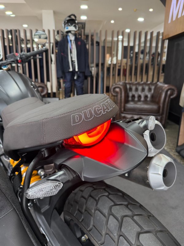 2024 DUCATI SCRAMBLER DARK PRO Black