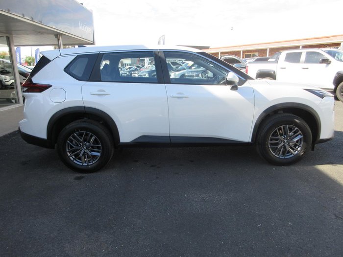 2026 Nissan X-TRAIL ST