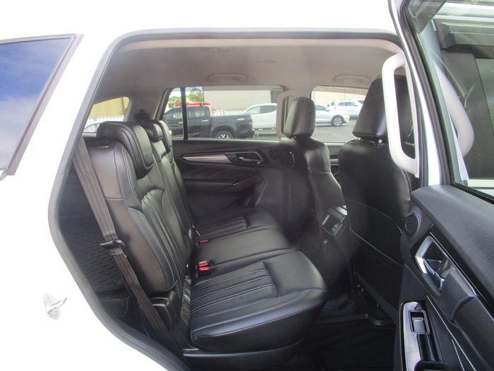 2022 Isuzu MU-X LS-T