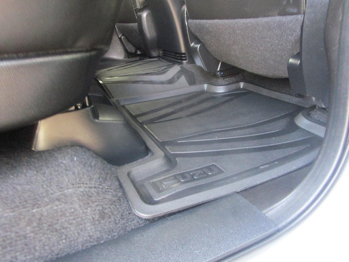 2022 Isuzu MU-X LS-T