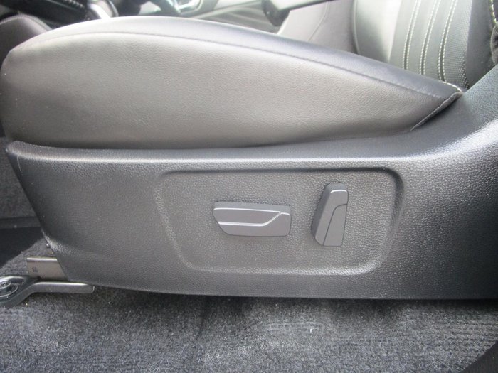 2022 Isuzu MU-X LS-T