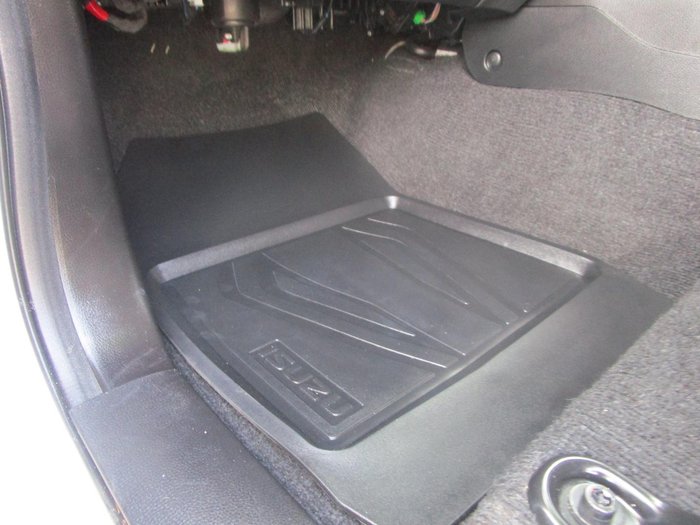 2022 Isuzu MU-X LS-T