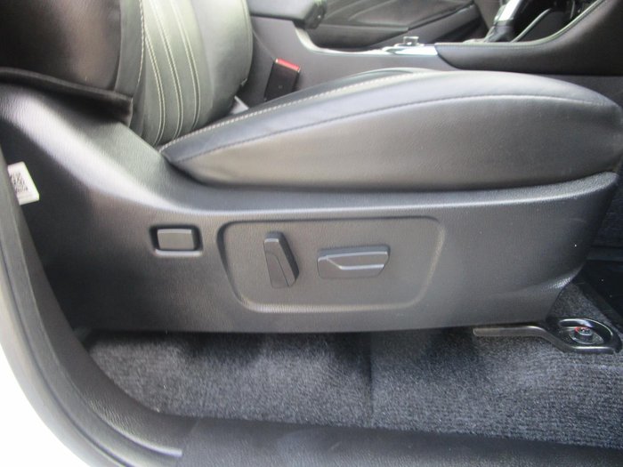 2022 Isuzu MU-X LS-T