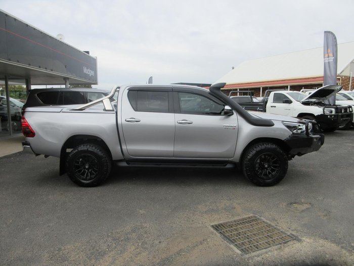 2021 Toyota Hilux SR5