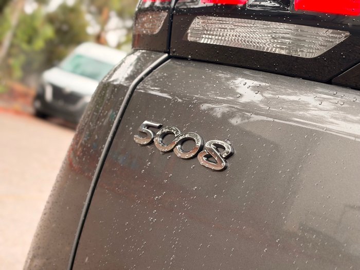 2018 Peugeot 5008 Allure