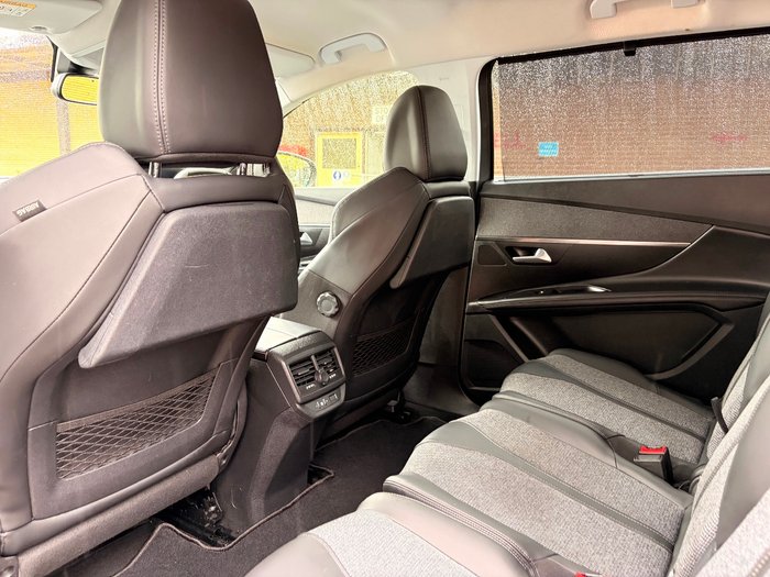 2018 Peugeot 5008 Allure