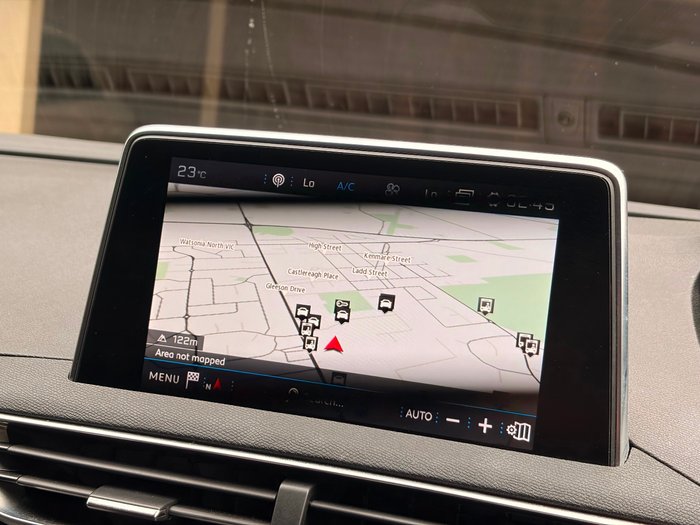 2018 Peugeot 5008 Allure