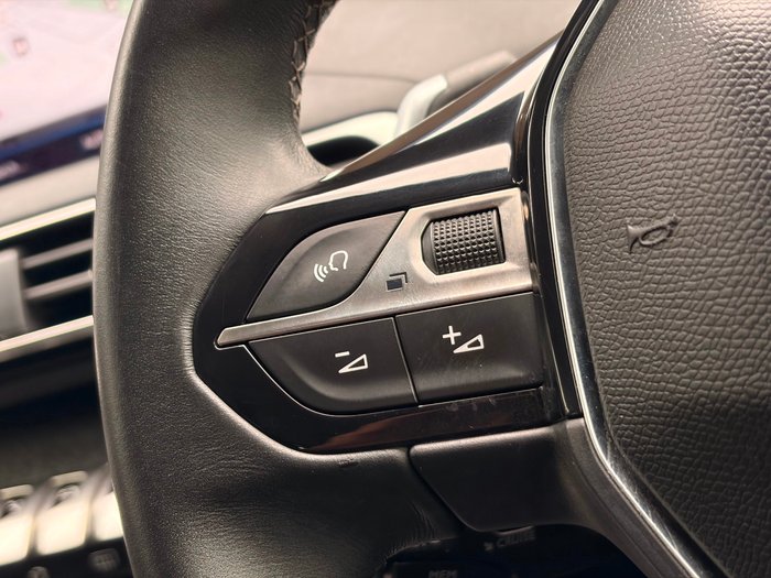 2018 Peugeot 5008 Allure