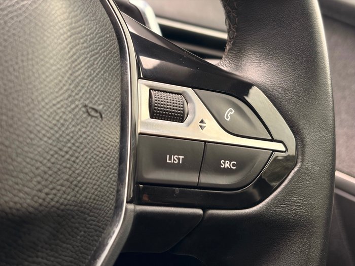 2018 Peugeot 5008 Allure