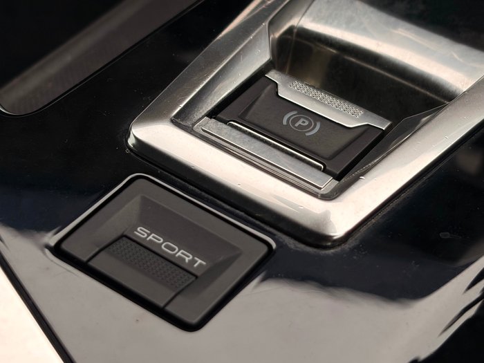 2018 Peugeot 5008 Allure