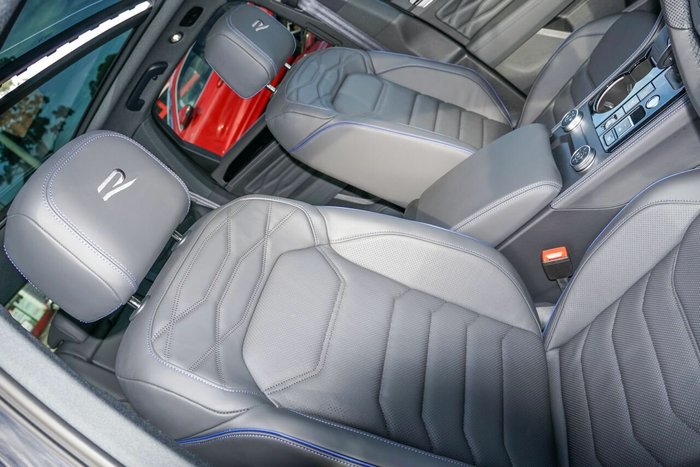 2025 Volkswagen Touareg R