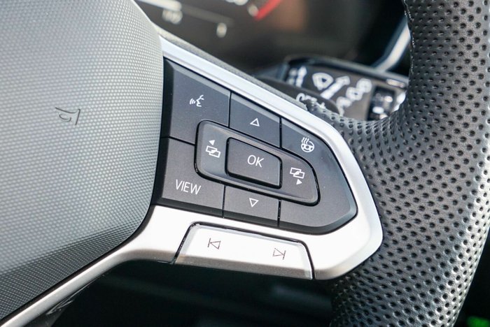 2025 Volkswagen Touareg R