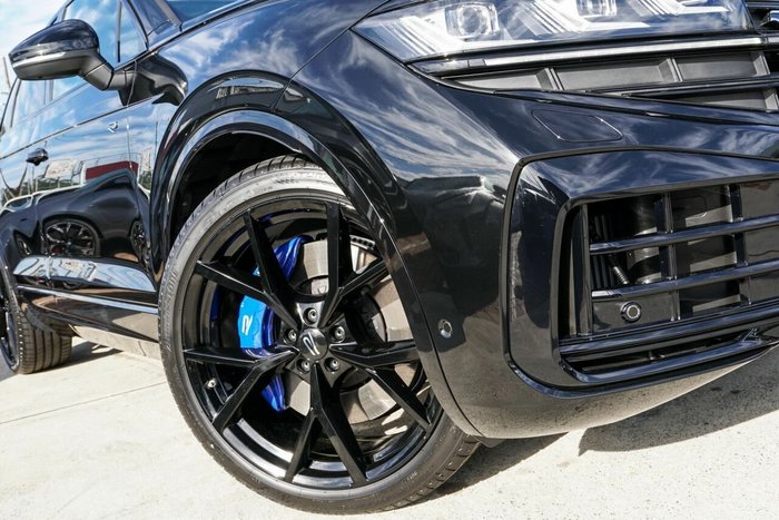 2025 Volkswagen Touareg R