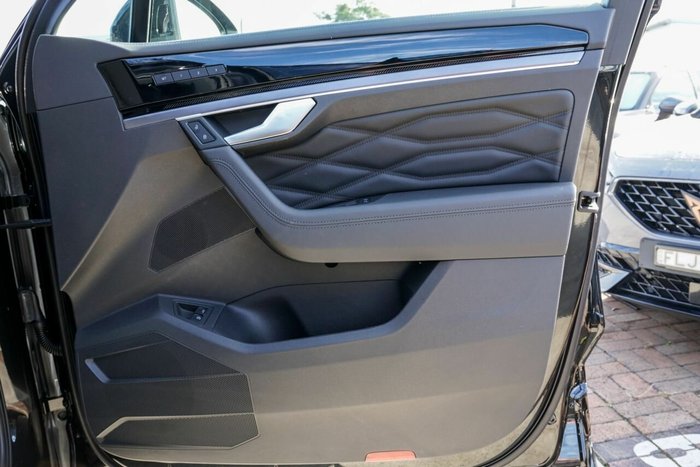 2025 Volkswagen Touareg R