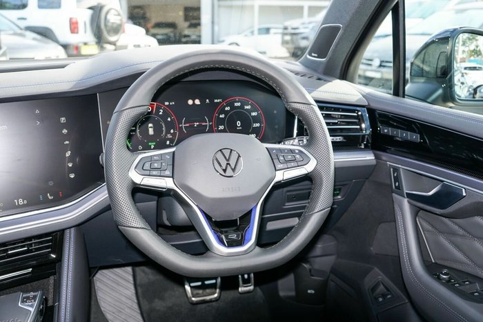 2025 Volkswagen Touareg R