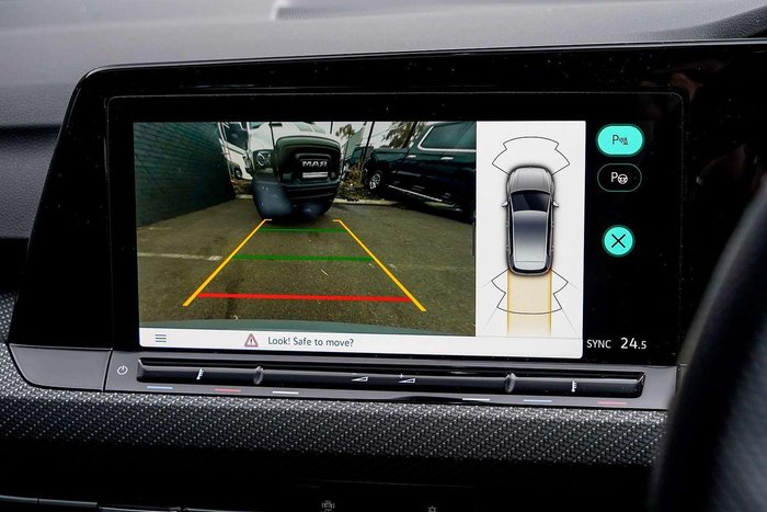 2022 Volkswagen Golf 110TSI R-Line