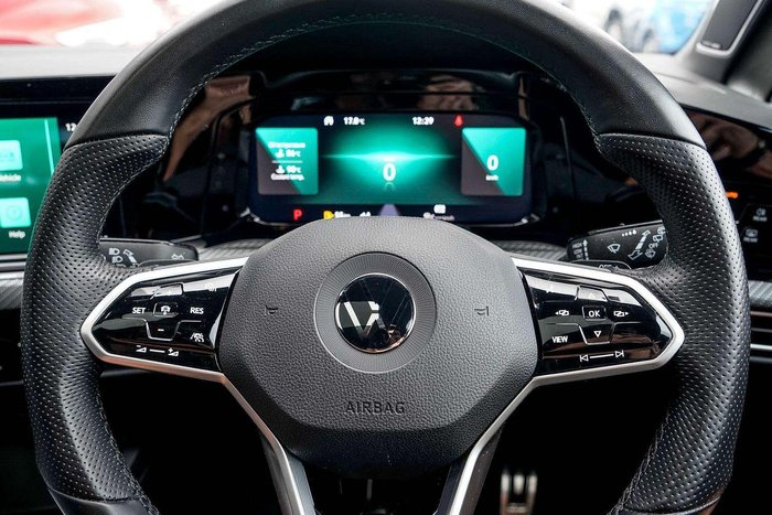 2022 Volkswagen Golf 110TSI R-Line