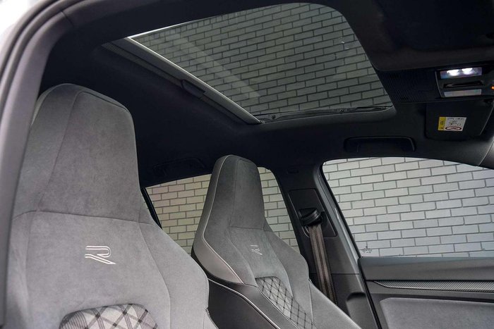 2022 Volkswagen Golf 110TSI R-Line