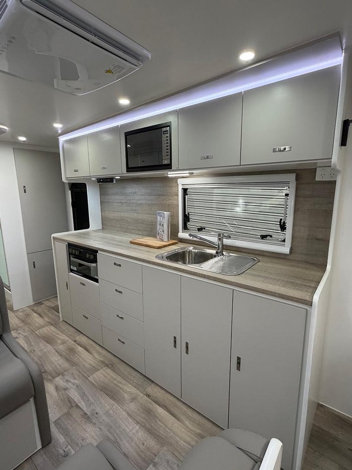 2026 Design RV Forerunner 220R