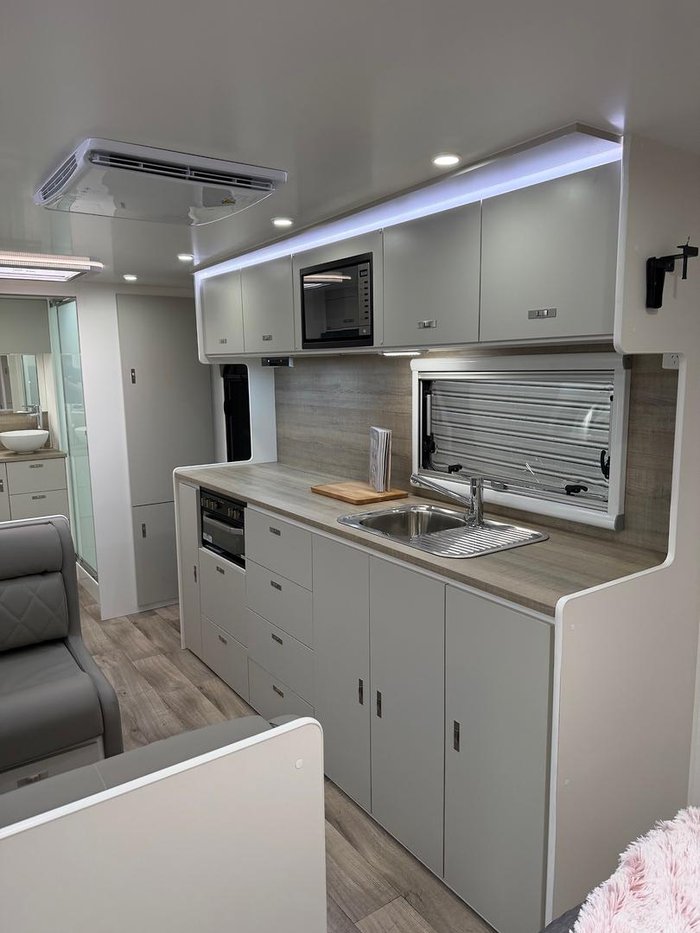 2026 Design RV Forerunner 220R