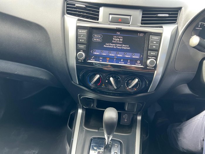 2021 Nissan Navara SL