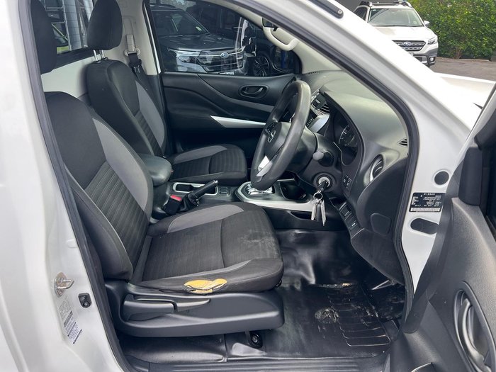 2021 Nissan Navara SL