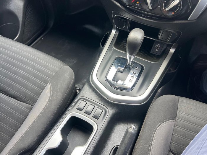 2021 Nissan Navara SL