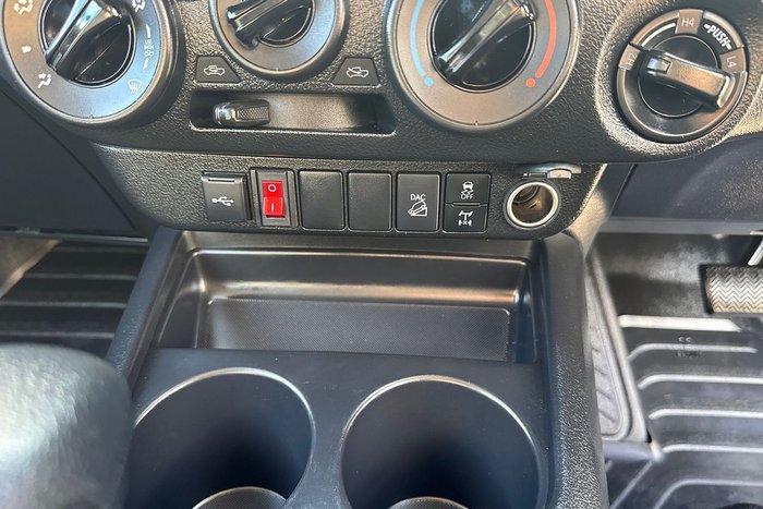 2025 Toyota Hilux SR GUN126R 4X4 Dual Range Glacier White