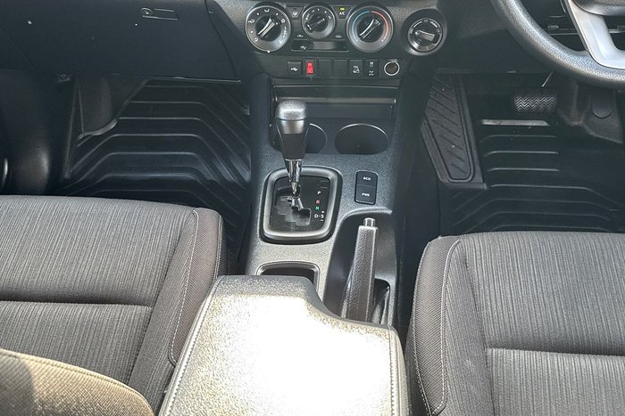 2025 Toyota Hilux SR GUN126R 4X4 Dual Range Glacier White