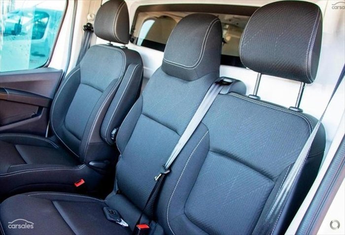 2025 Renault Trafic Premium