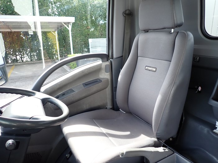 2014 ISUZU NPR 400