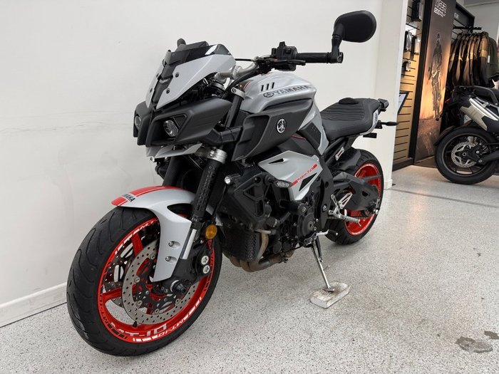 2021 YAMAHA MT-10A grey