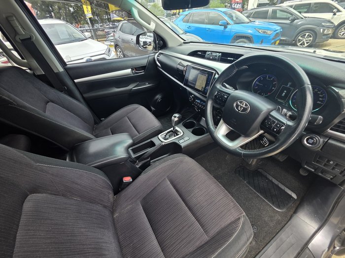 2018 Toyota Hilux SR5