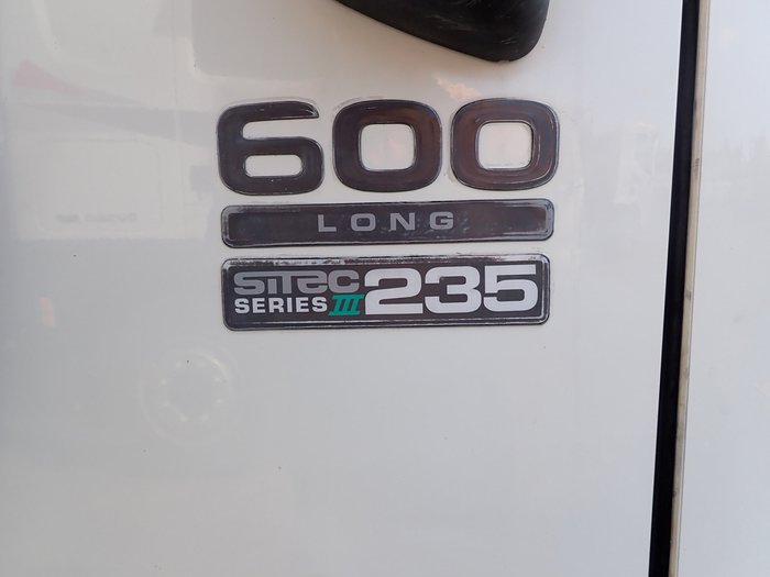 2011 ISUZU FRR 600