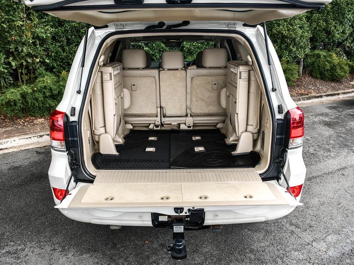 2020 Toyota Landcruiser VX