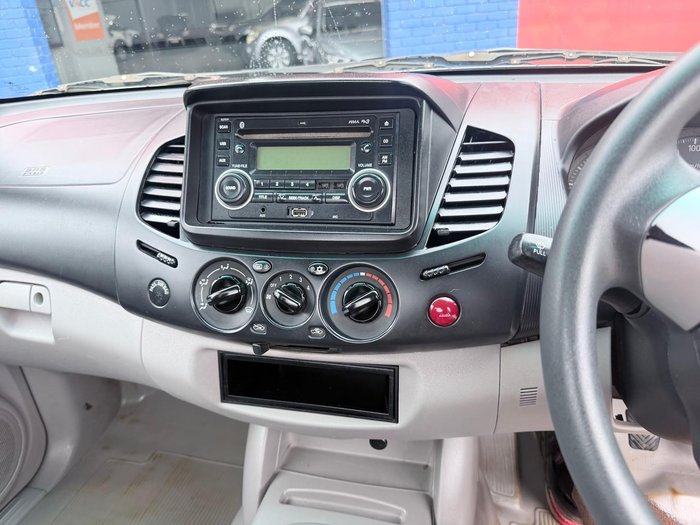 2011 Mitsubishi Triton GLX MN MY11 4x2 White