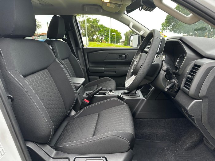 2026 Nissan Navara ST D27 MY26 4X4 Dual Range Blizzard White