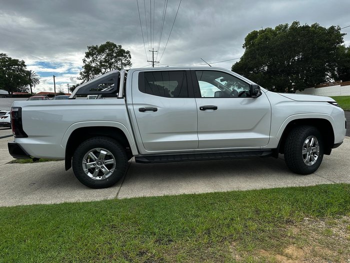 2026 Nissan Navara ST D27 MY26 4X4 Dual Range Blizzard White