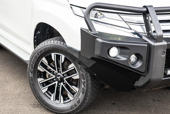 2022 Mitsubishi Pajero Sport GLS